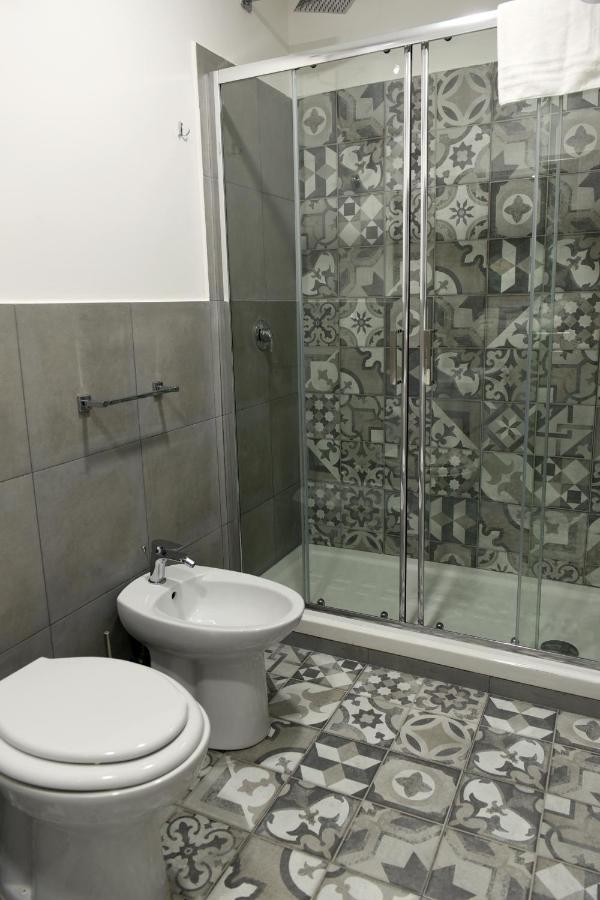 Montesantogroup House * Naples